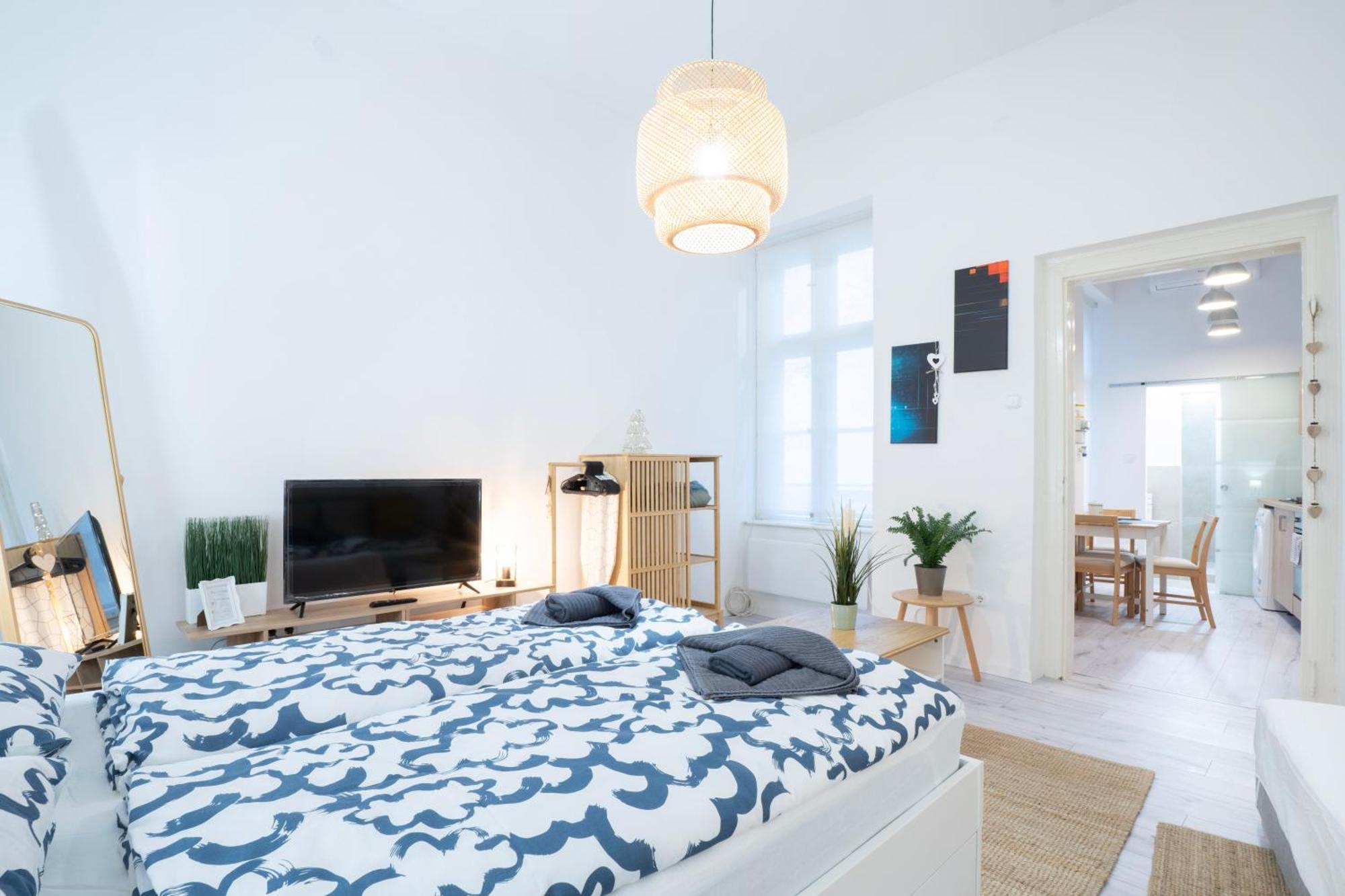 Studio In The Heart Of Party District Ka28 Budapest Bagian luar foto